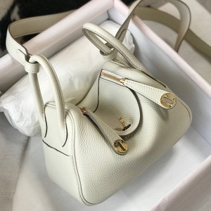 Hermes Lindy Mini Bag In Craie Clemence Leather GHW